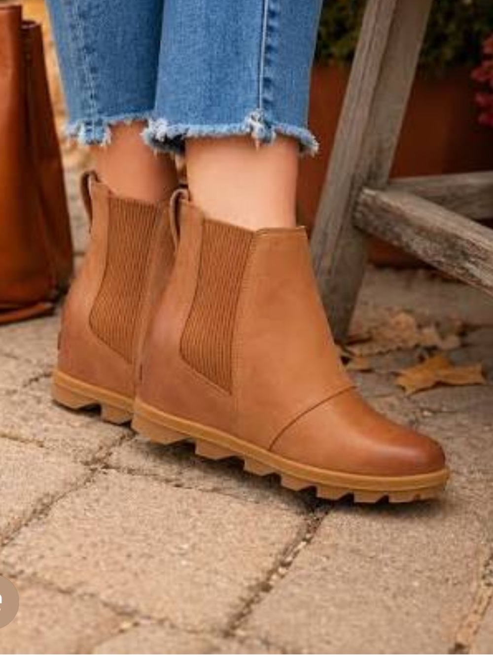 NWOB! Forever Women’s Brown Hidden Wedge Pull on Chelsea Ankle Boot Size 8.5